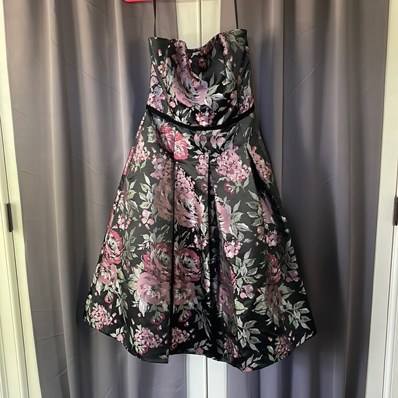 Strapless Floral Jacquard Fit-And-Flare Dress - Picture 5 of 9